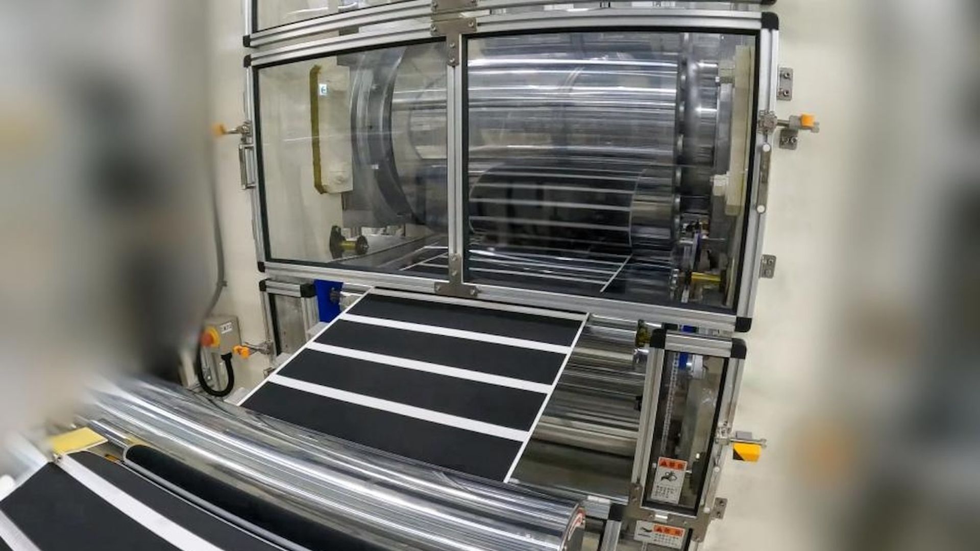 Photo of Honda's demonstration assembly line for solid-state batteries