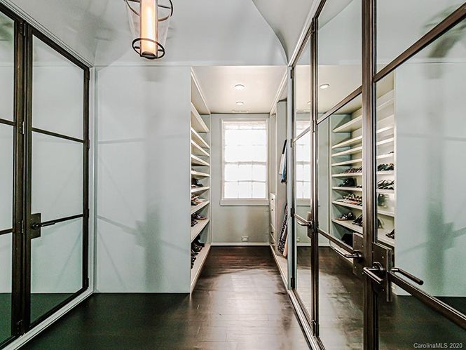 401 Eastover Road closet