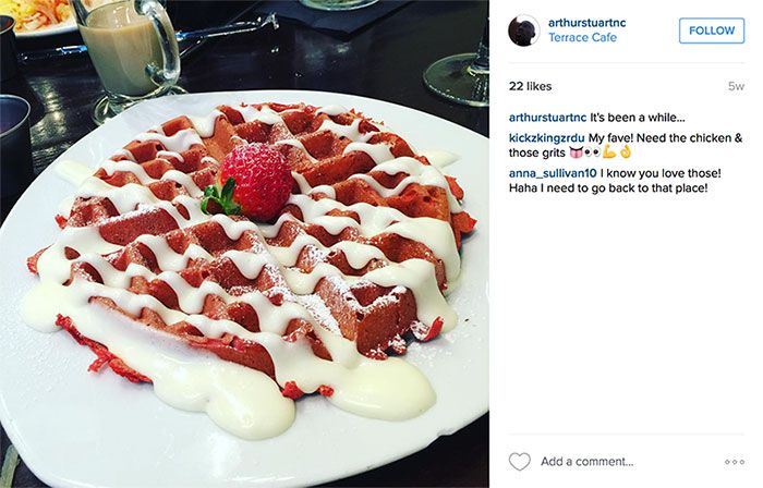 terrace-cafe-red-velvet-waffle