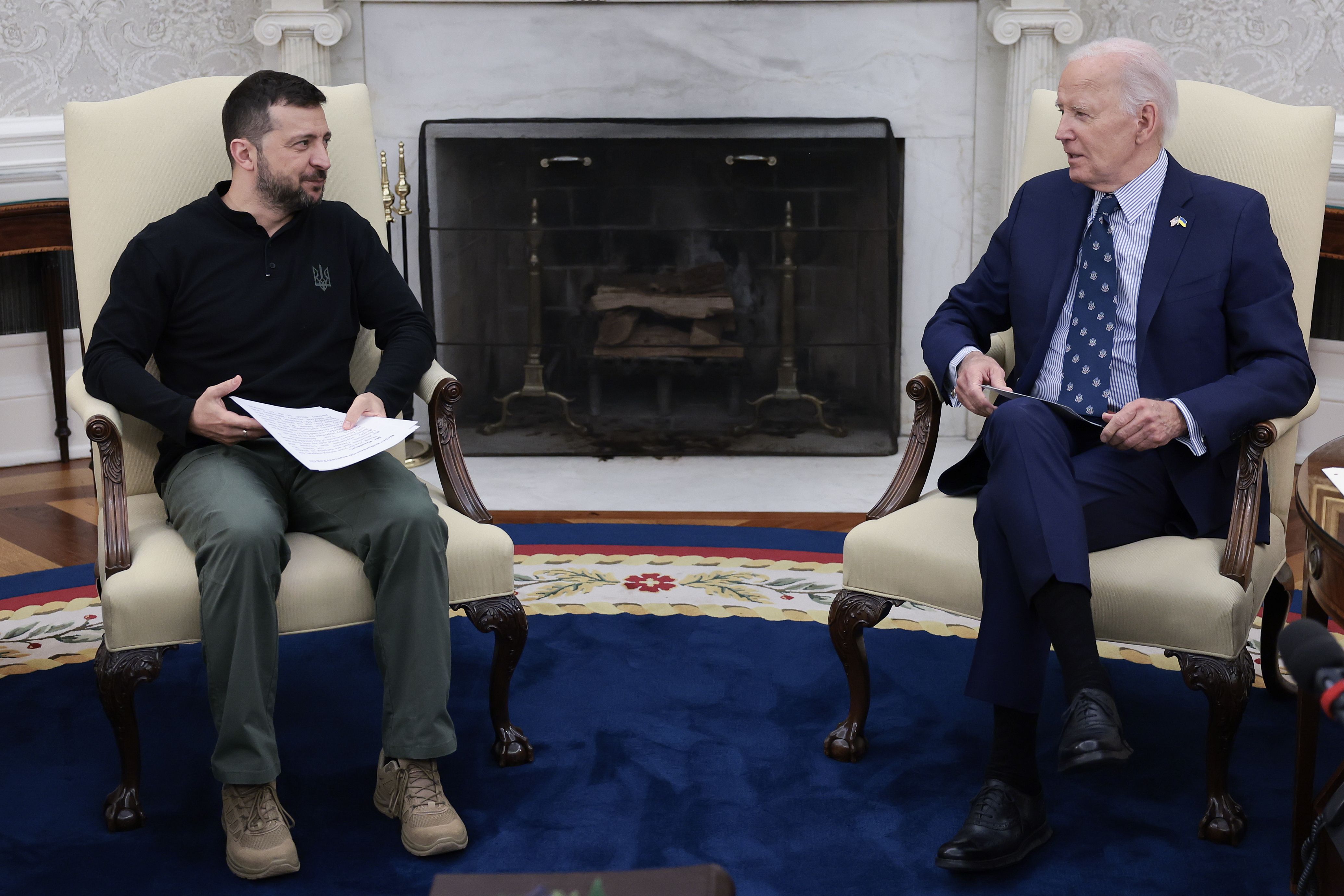 Zelenskyy and Biden sit in the White House