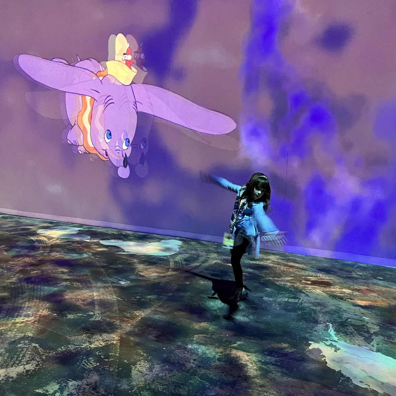 Disney Animation Immersive Experienceライト Disney Animation: Immersive Experience' Review: Bask in