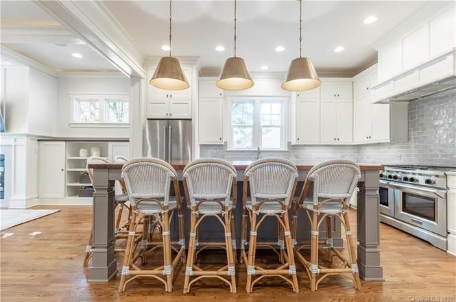 2517 Chesterfield Ave. kitchen