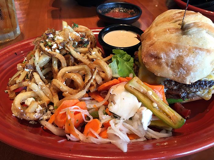 cheeseburger-at-cantina1511