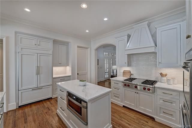 3919 Abingdon Road kitchen