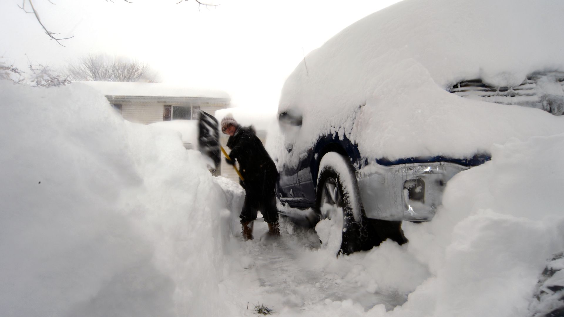 Heavy lake effect snow in New York
