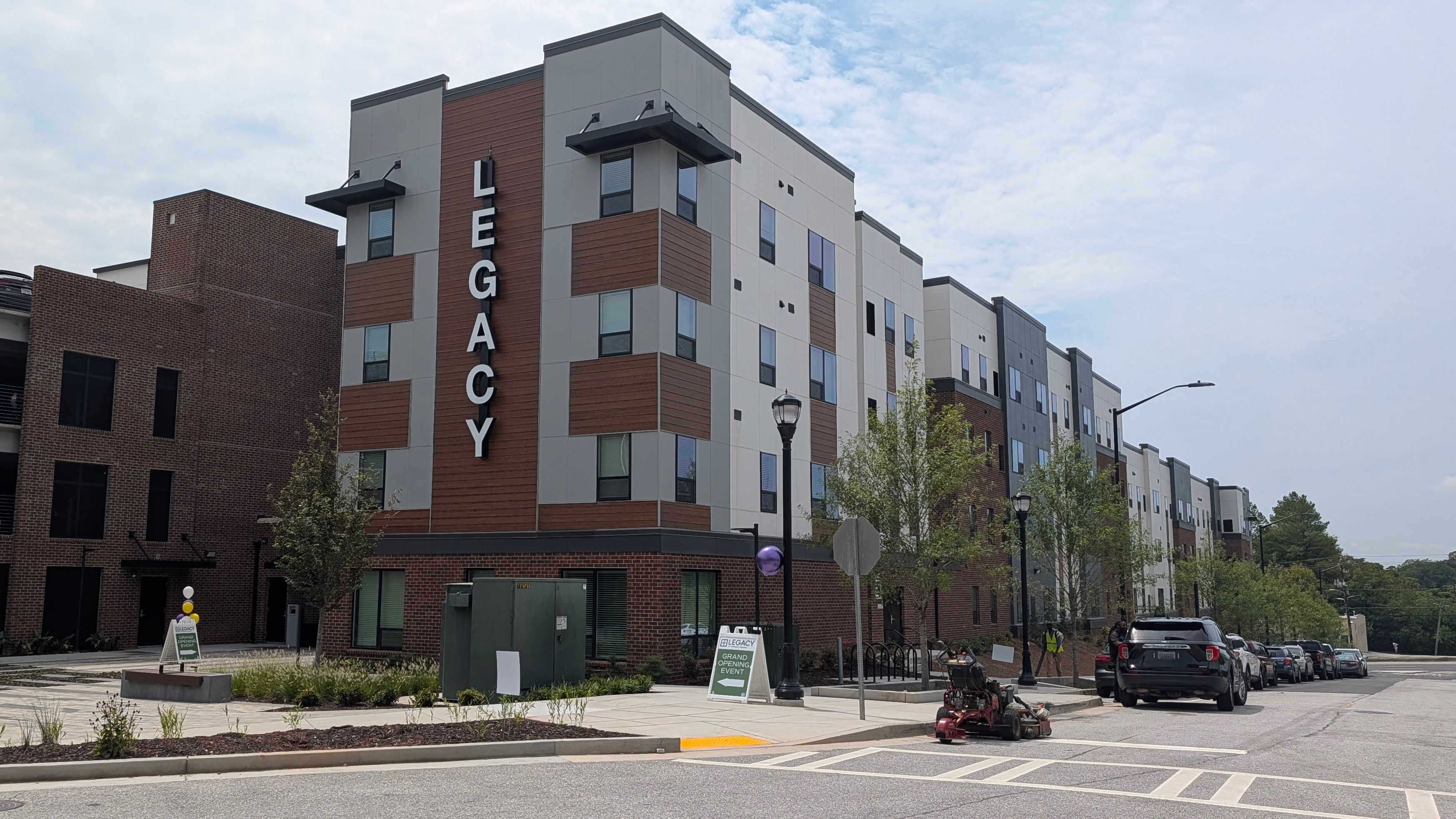 axios.com - Kristal Dixon - New apartments open on old Herndon Homes public housing site