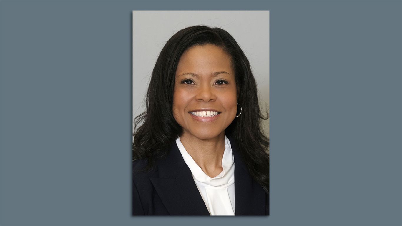 School board votes for superintendent's return after investigation