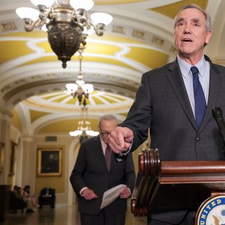 Senate Democrats put Trump's D.C. makeover on notice