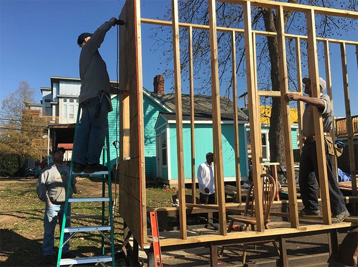 mobile free store construction