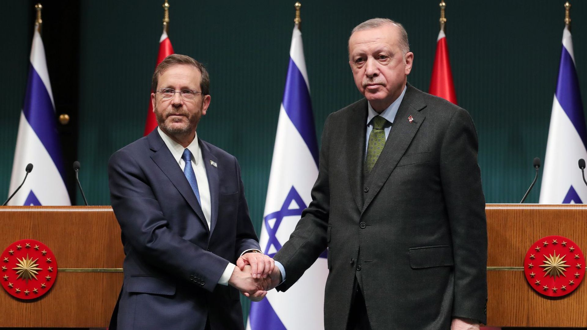 President Isaac Herzog of Israel (on left) and President Recep Tayyip Erdoğan of Turkey . Photo: Mustafa Kamaci/Anadolu Agency via Getty