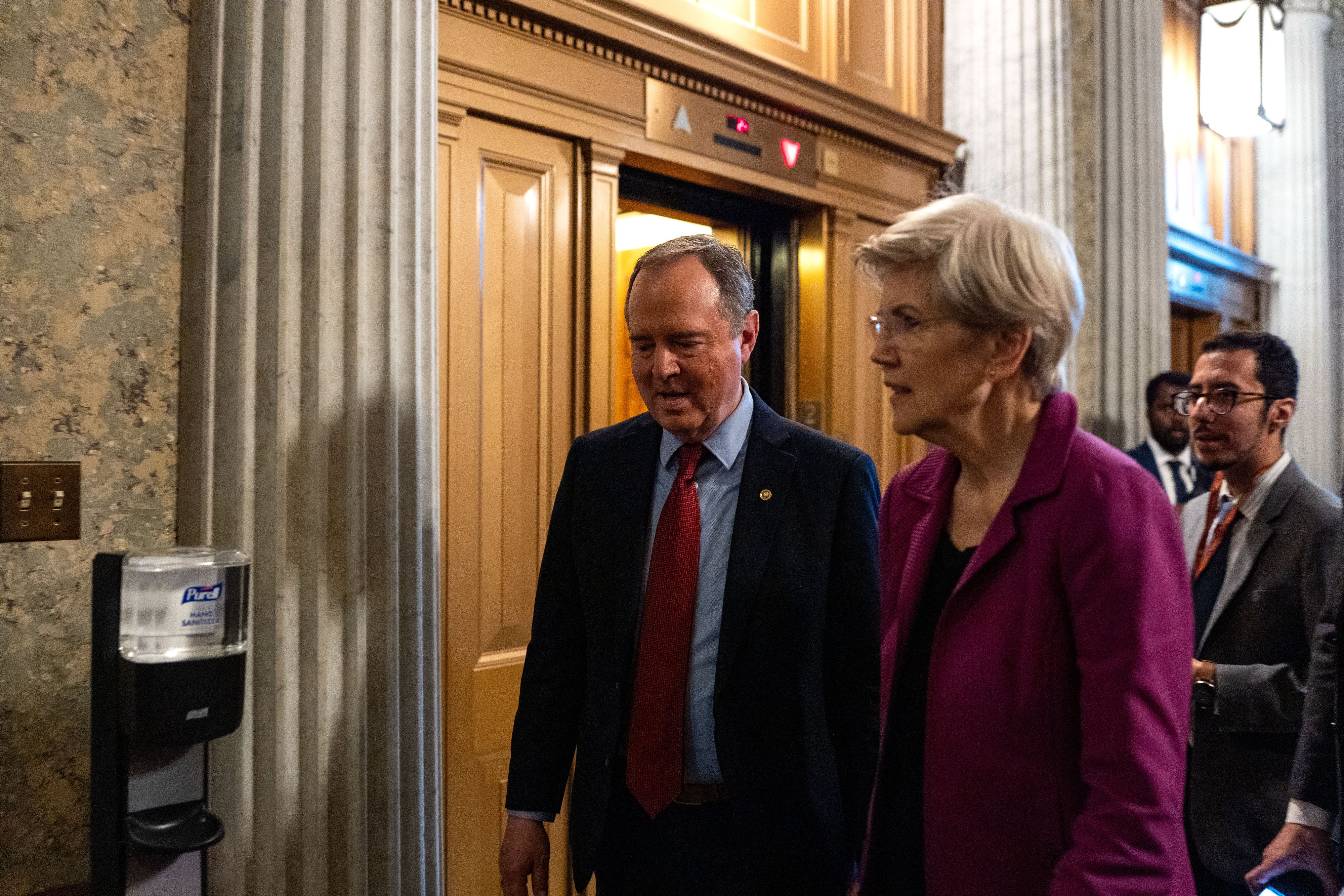 thuong-vien-dan-chu-yeu-cau-giai-trinh-ve-lenh-an-xa-cua-trump-danh-cho-cz-binance