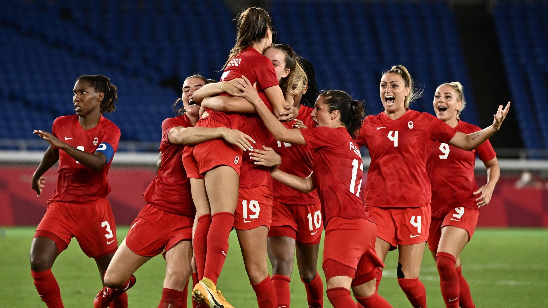 Canada beats Sweden, wins its 1st Olympic gold in women's soccer