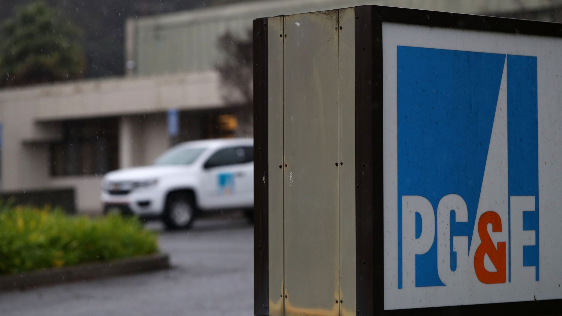 The Pacific Gas & Electric (PG&E) logo is displayed on a sign in front of the PG&E Service Center on January 15, 2019 in San Rafael, California.