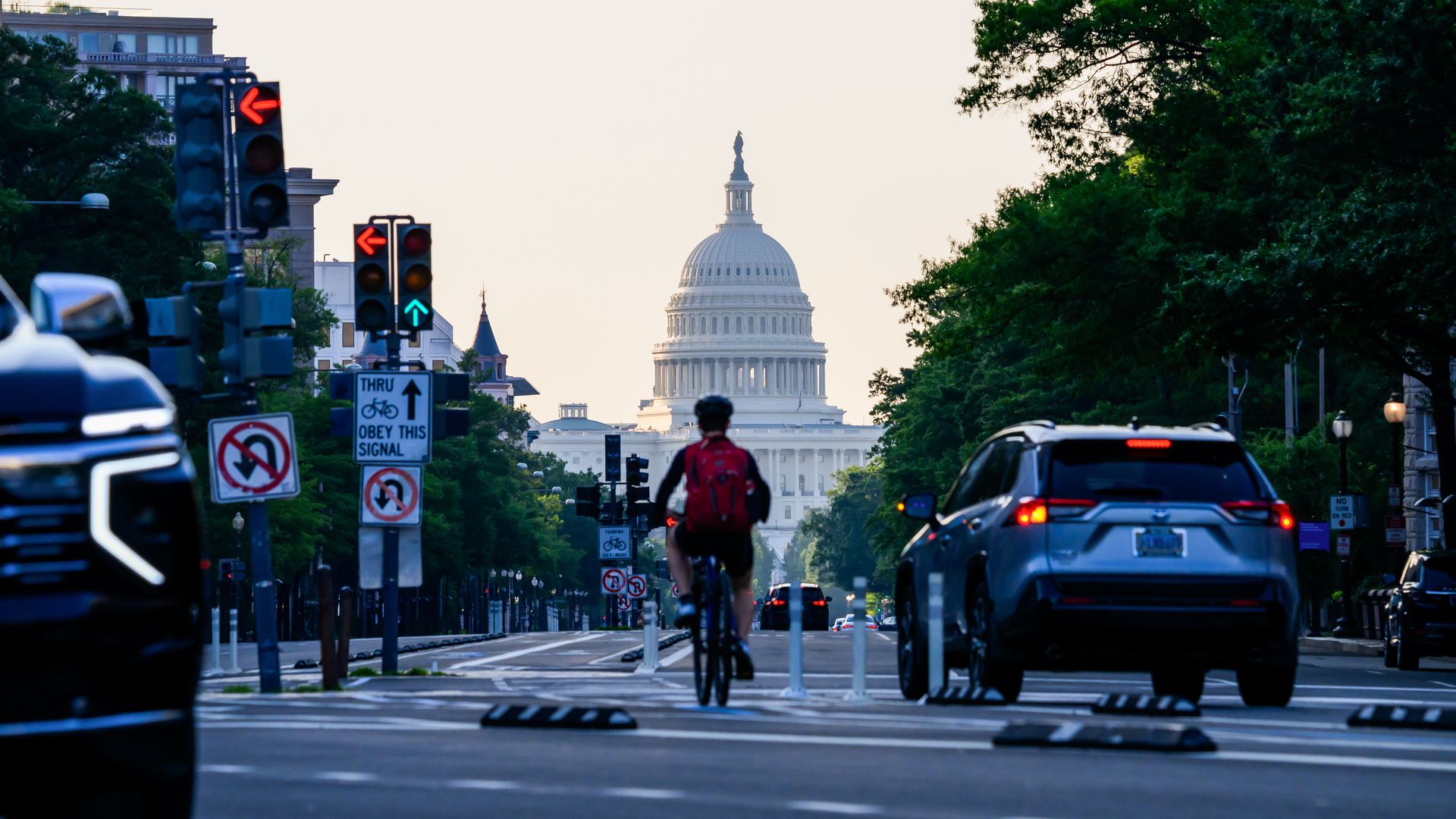 Pennsylvania Avenue commuters