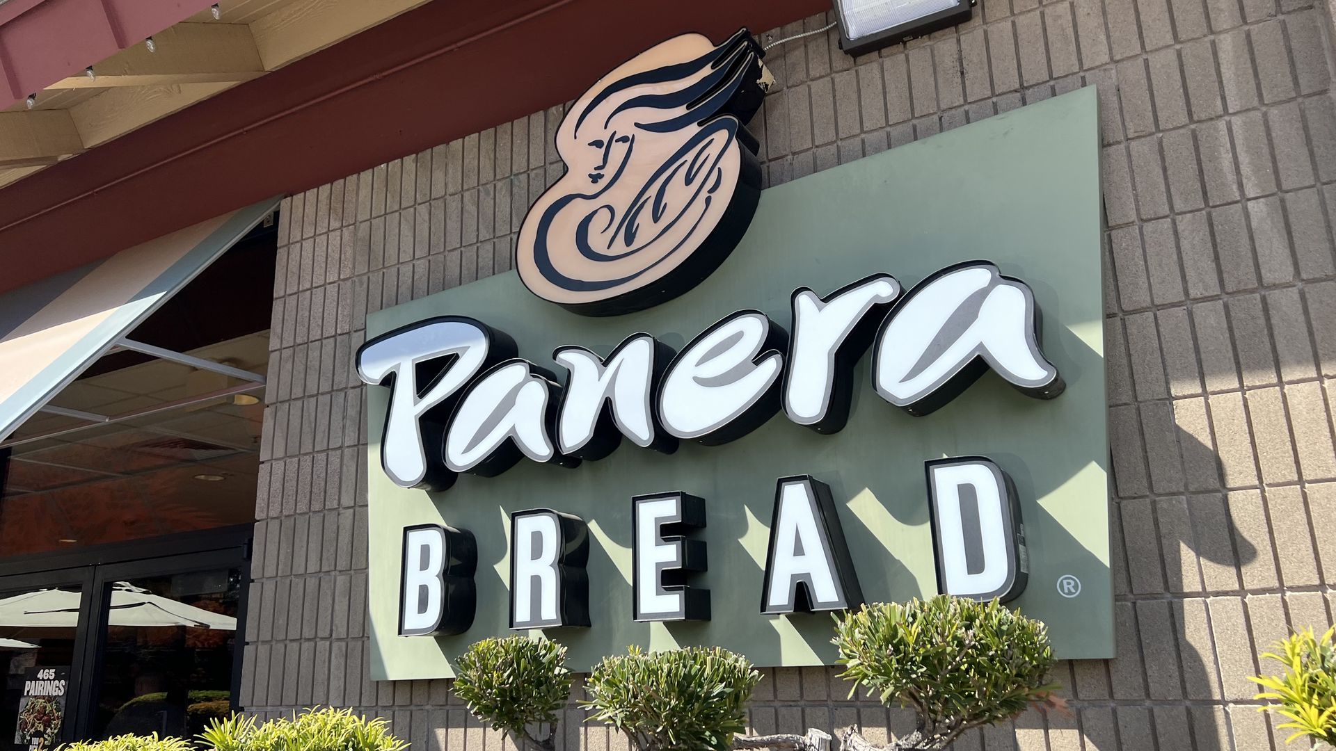 Panera names new CEO, resurfaces IPO