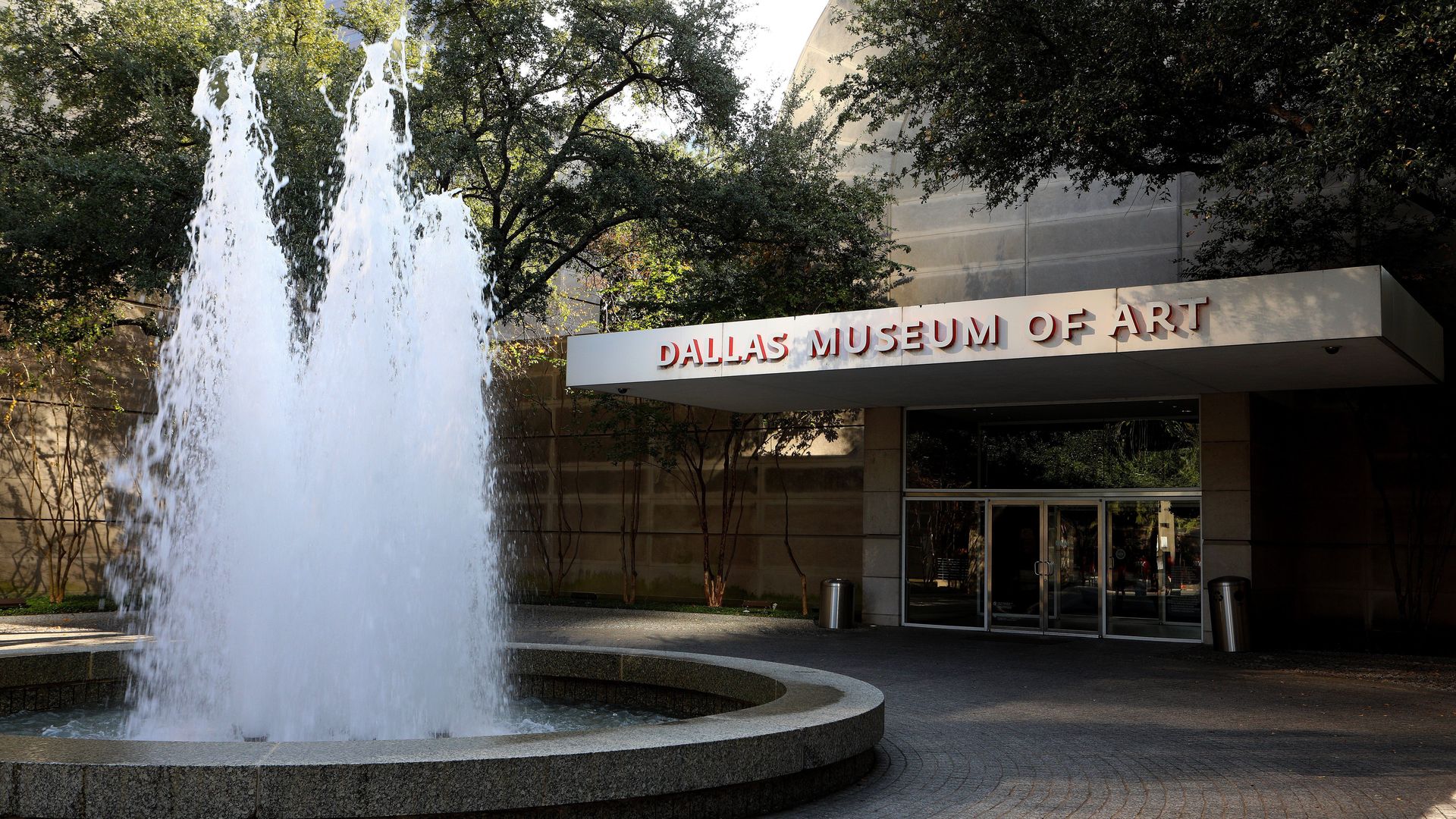 The front of the Dallas Museum of Art