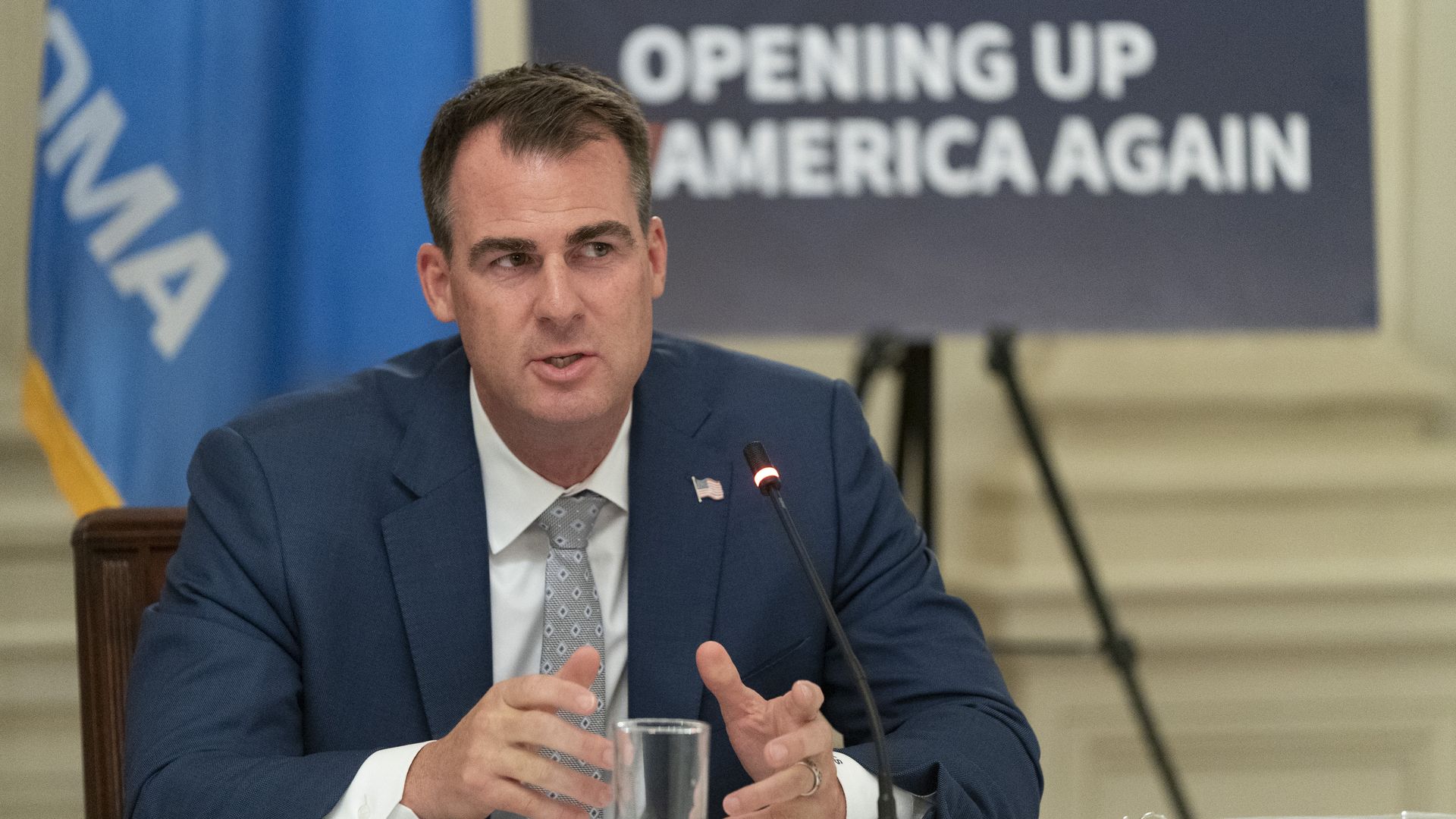 Picture of Oklahoma Gov. Kevin Stitt (R)