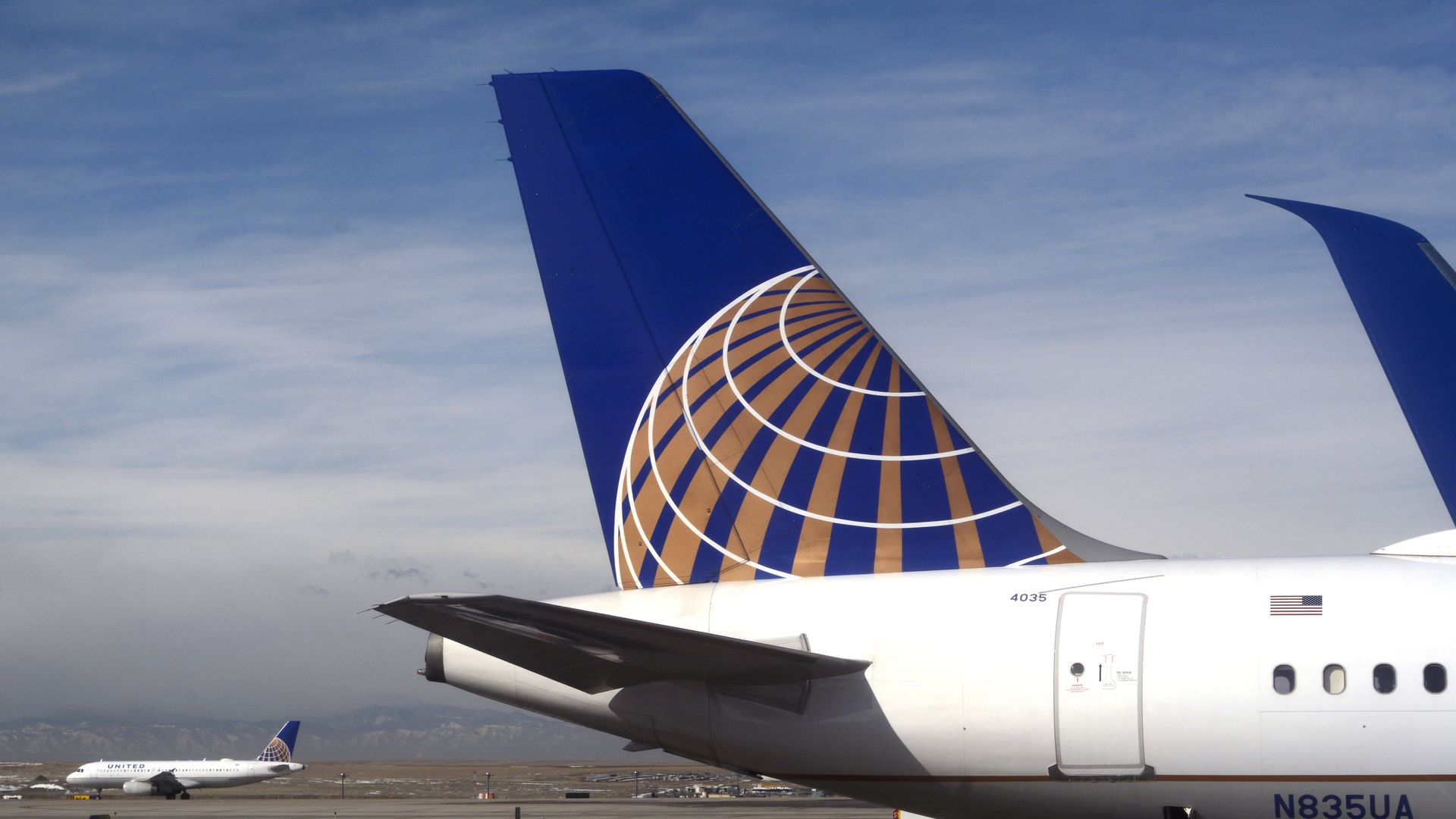 United Airlines plane