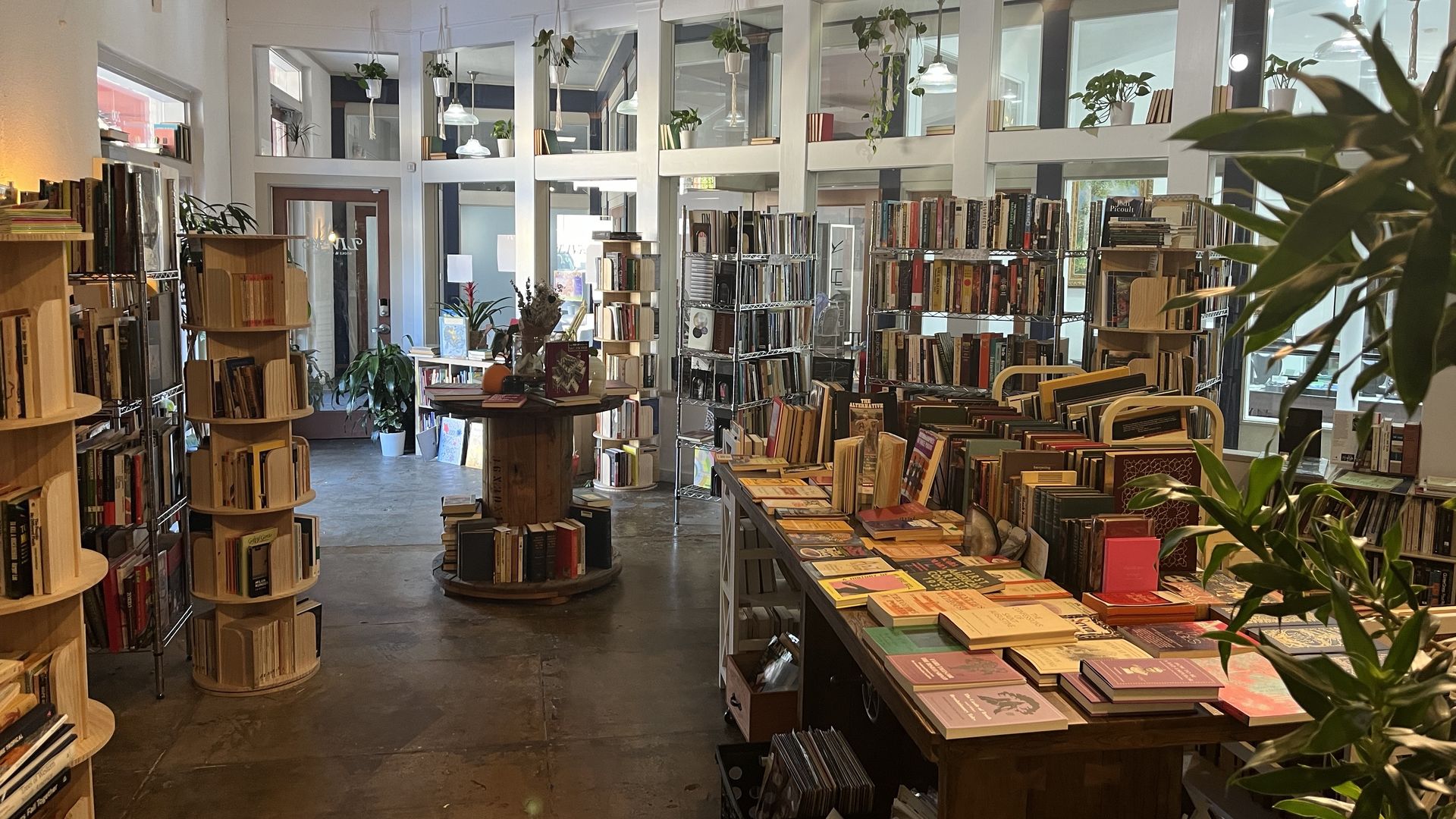 The interior of Livra Books