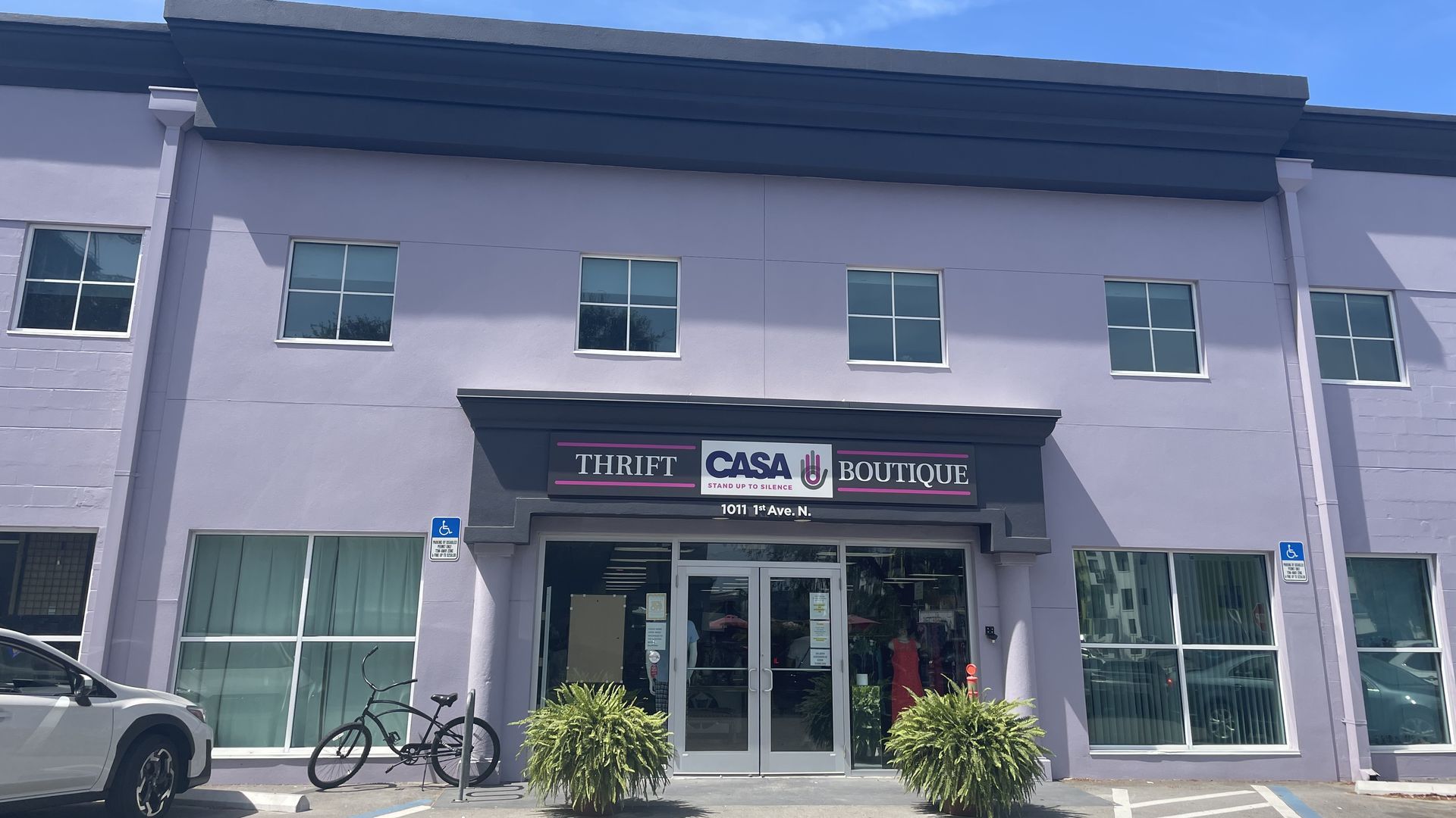 A photo of the exterior of Casa thrift store.