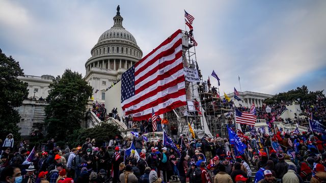 Jan. 6 rioter pleads guilty to attacking officer, stealing badge