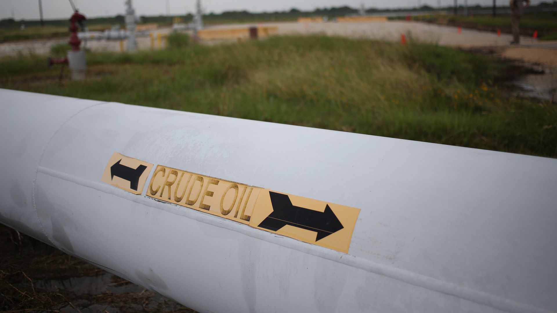 Crude oil pipelines 