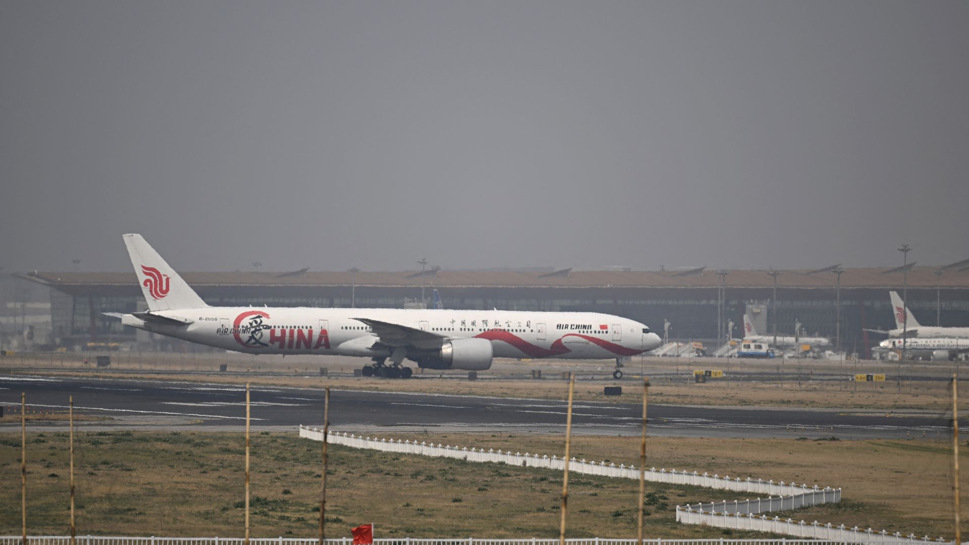 China halts Boeing jet orders as Trump tariffs escalate trade war