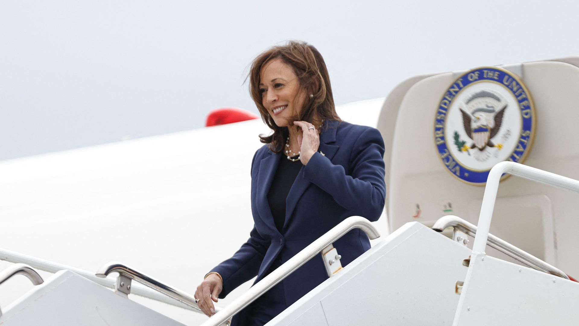 Obamas endorse Kamala Harris for president