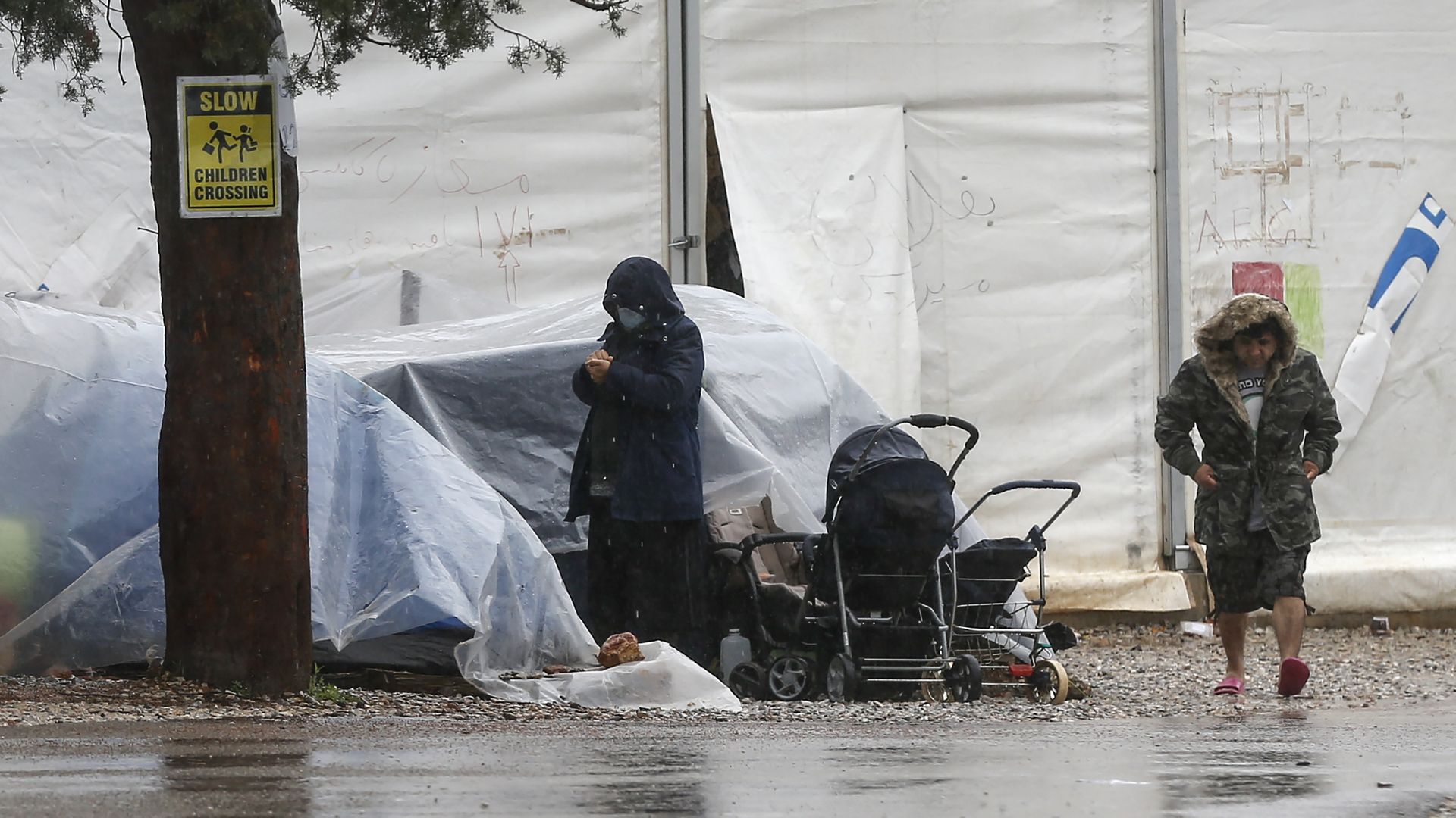 Refugees quarantined in Greece