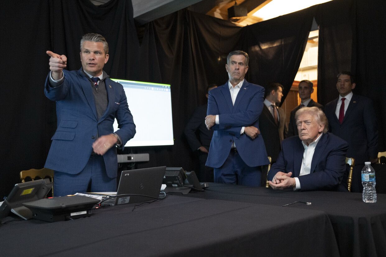 Trump at Mar-a-Lago, watching the U.S military operation in Venezuela