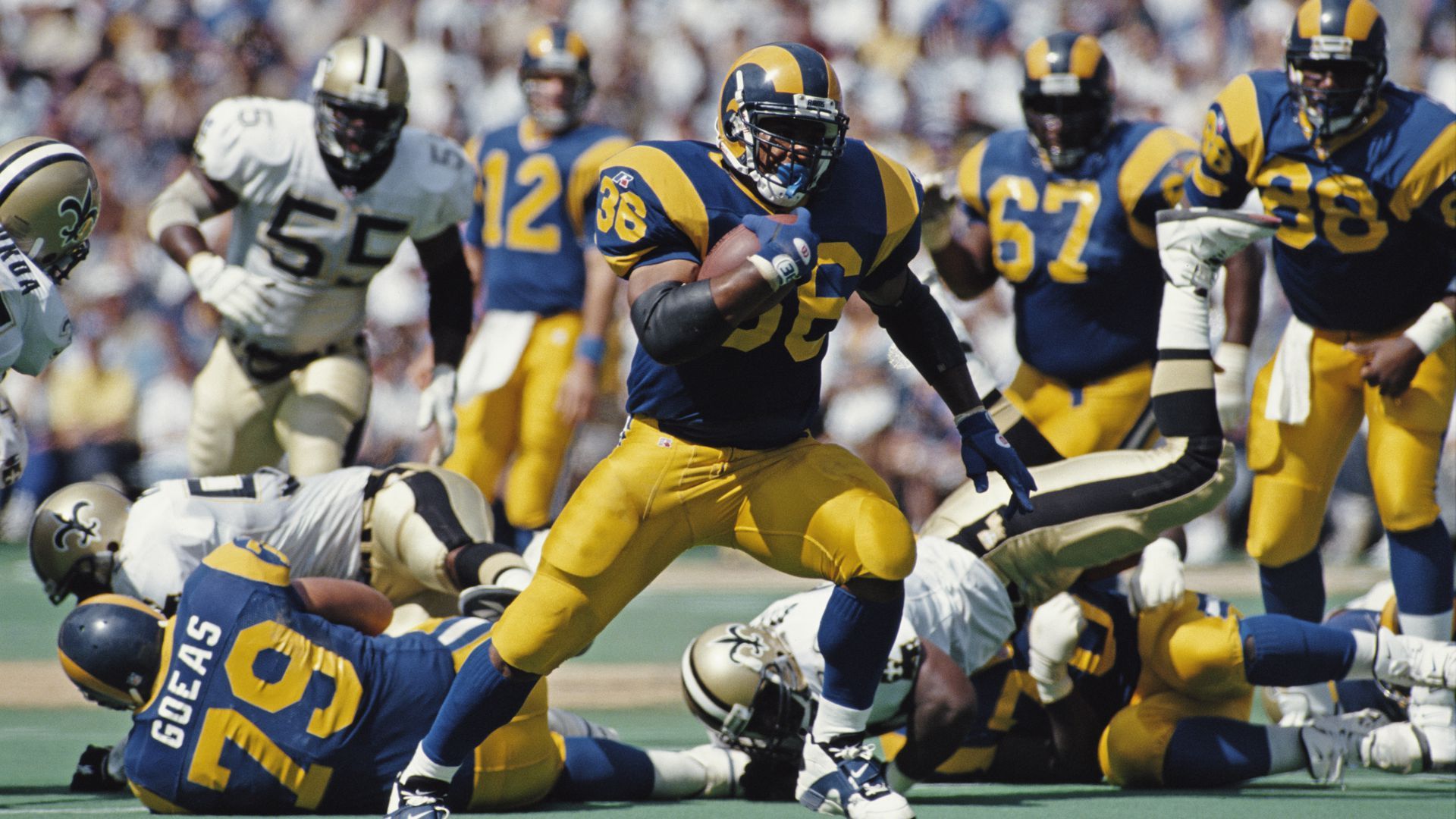 Jerome Bettis playing for the L.A. Rams