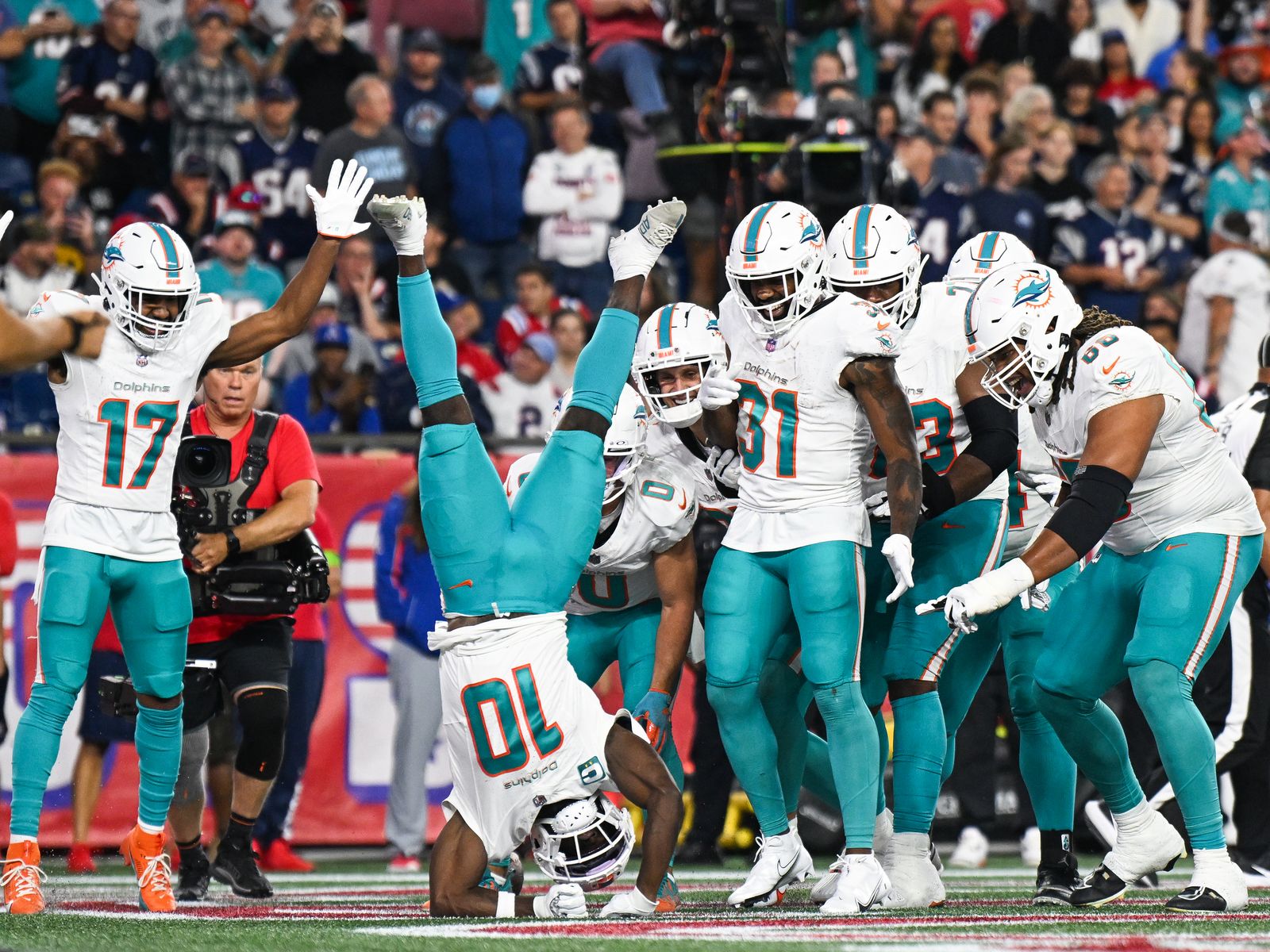 Tuesday Takeaways: Dolphins face Patriots after after Week 1 win - Axios  Miami