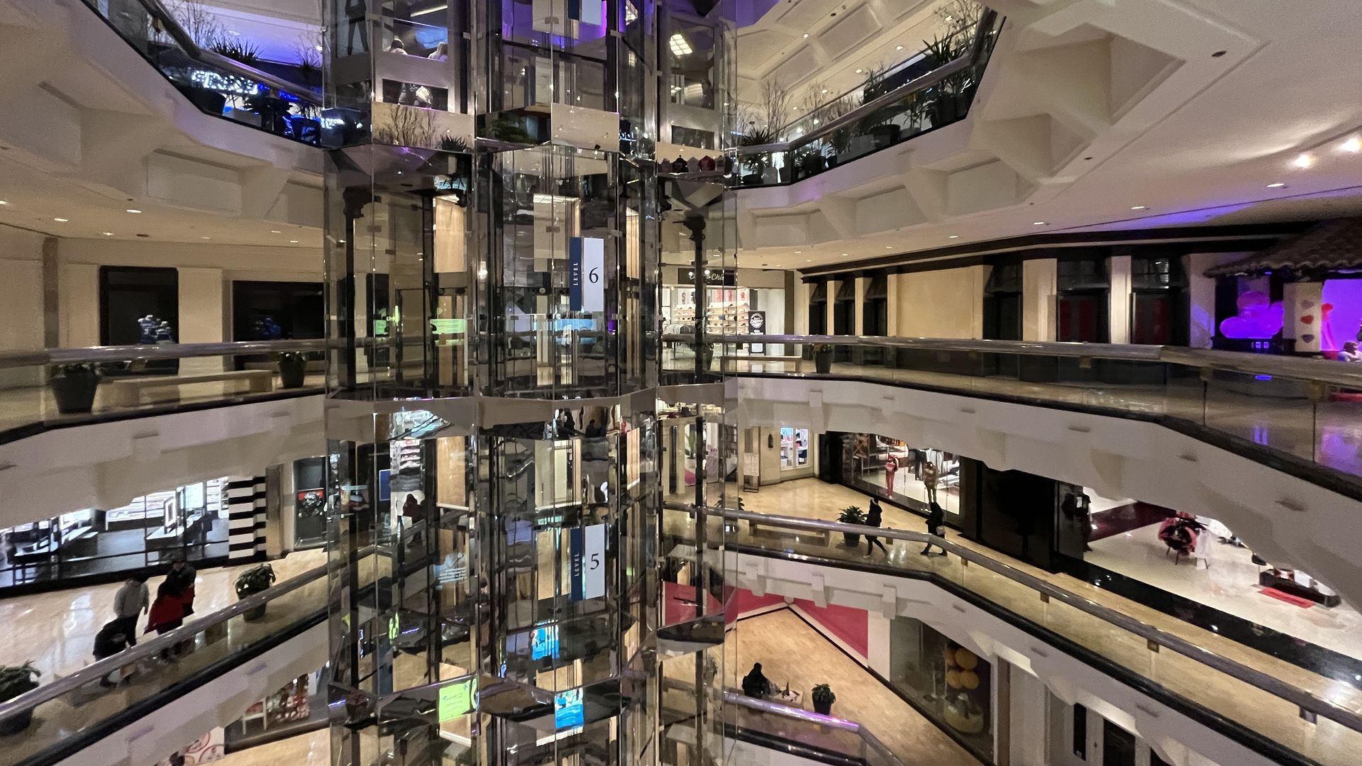 Photo of the inside of a mall 