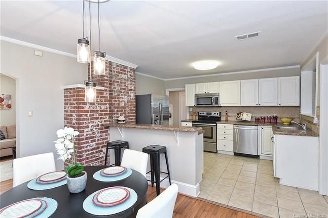 2338 Morton St kitchen