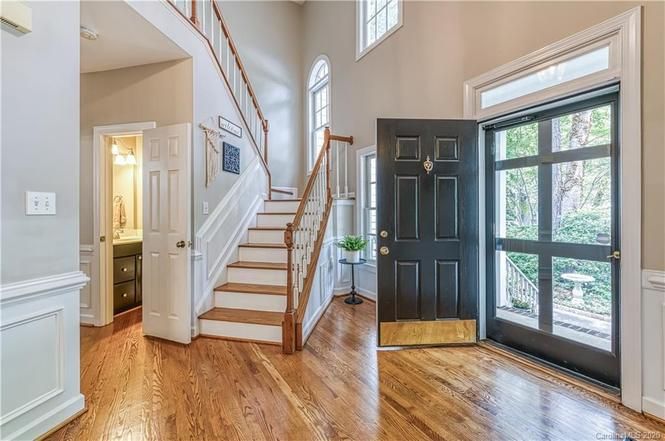 9111 Laurel Ridge Trl entry