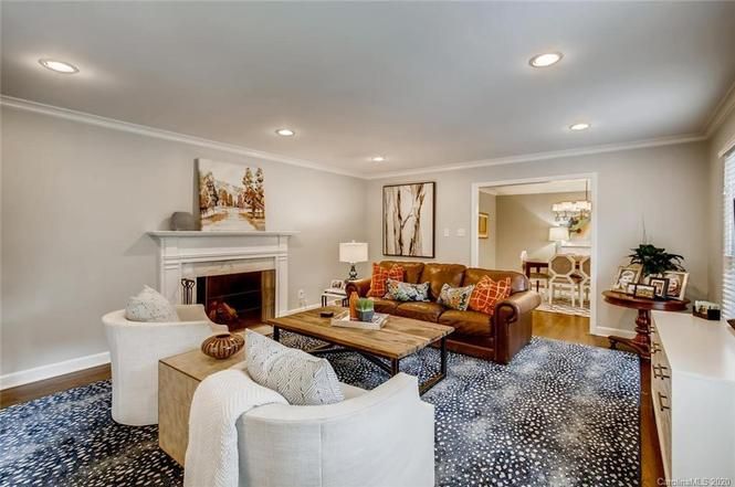 3608 Haverstick Pl living