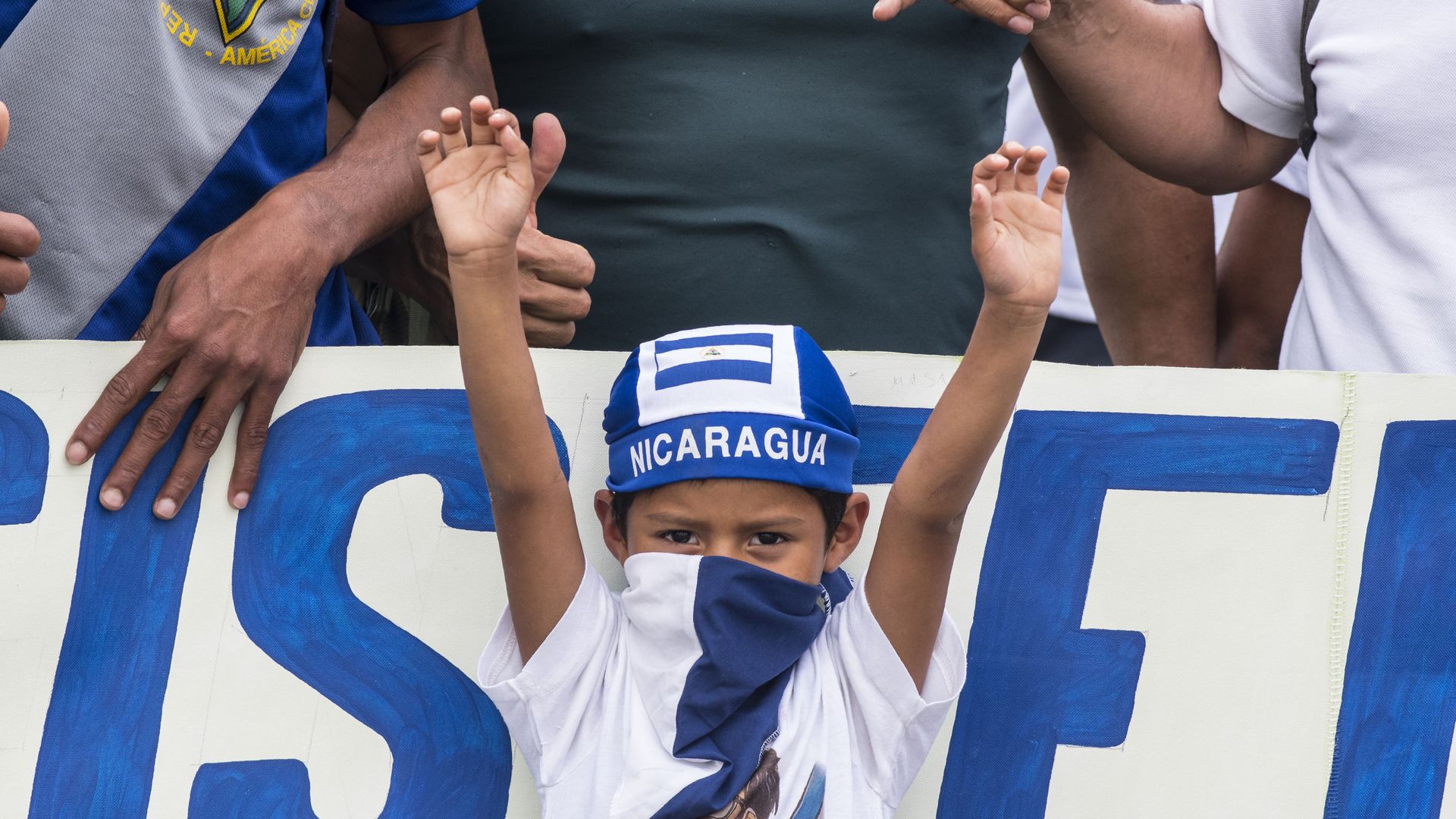 Nicaraguans demonstrate outside the Nicaraguan Embassy in San Jose, Costa Rica on January 12, 2019, to protest against the arrest of opposition journalists.
