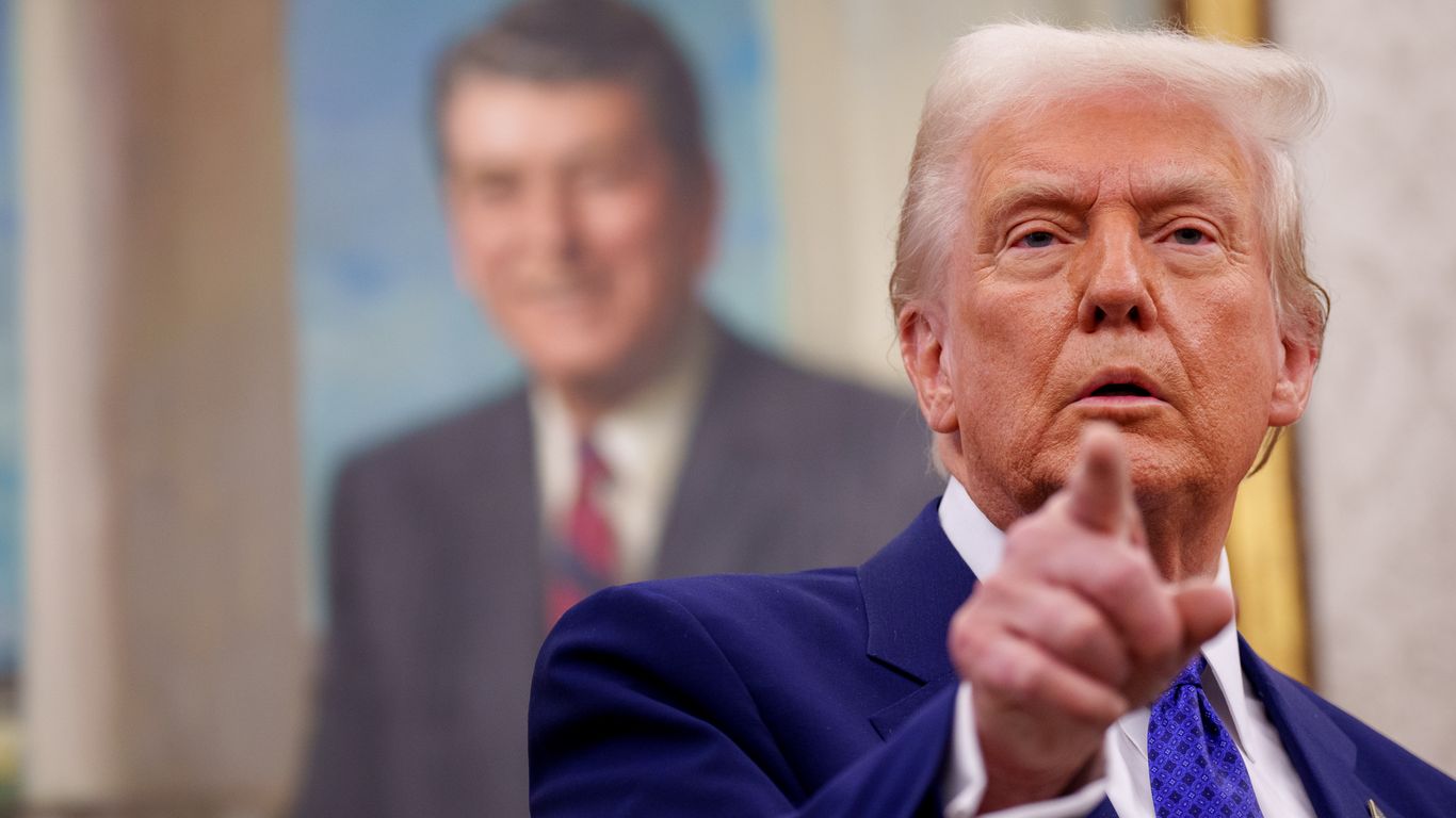 Trump's federal worker "buyout" program can proceed, judge rules