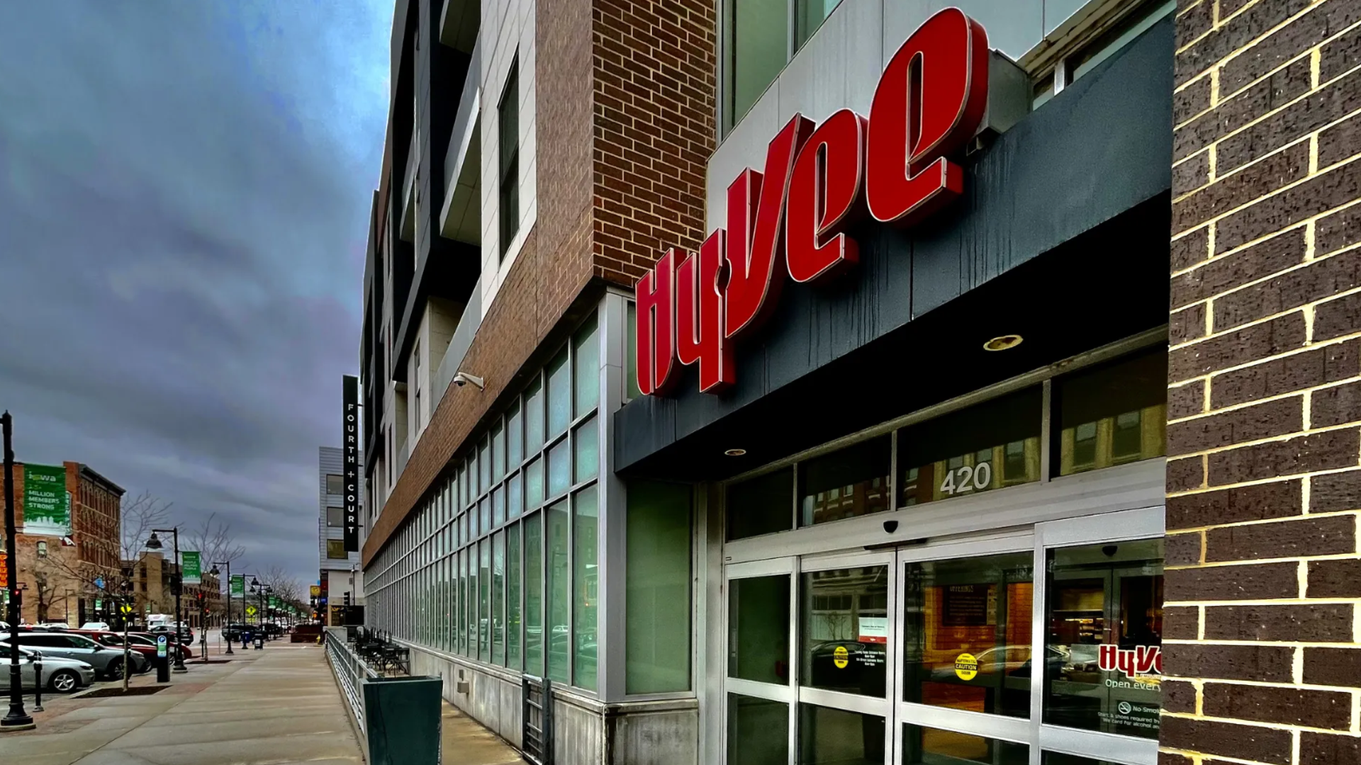 Hy-Vee storefront