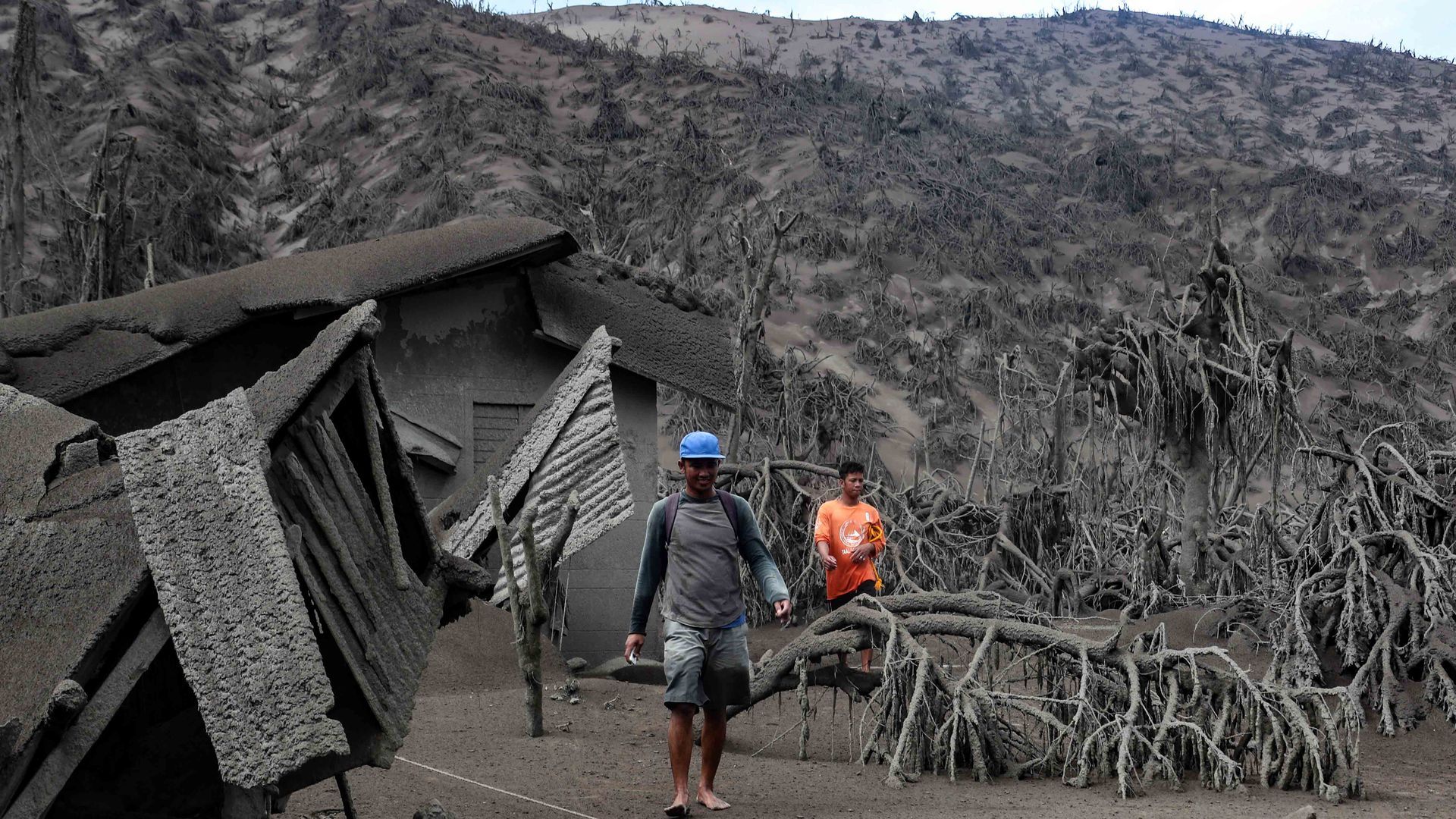 In photos Taal volcano eruption forces thousands to…