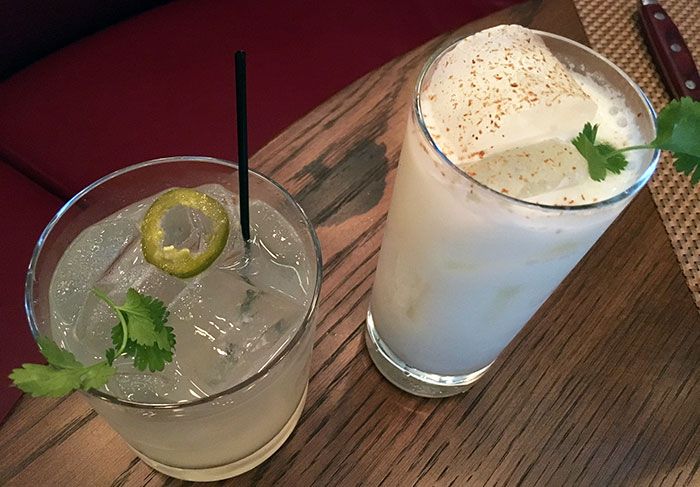 cocktails-at-oak-steakhouse-charlotte