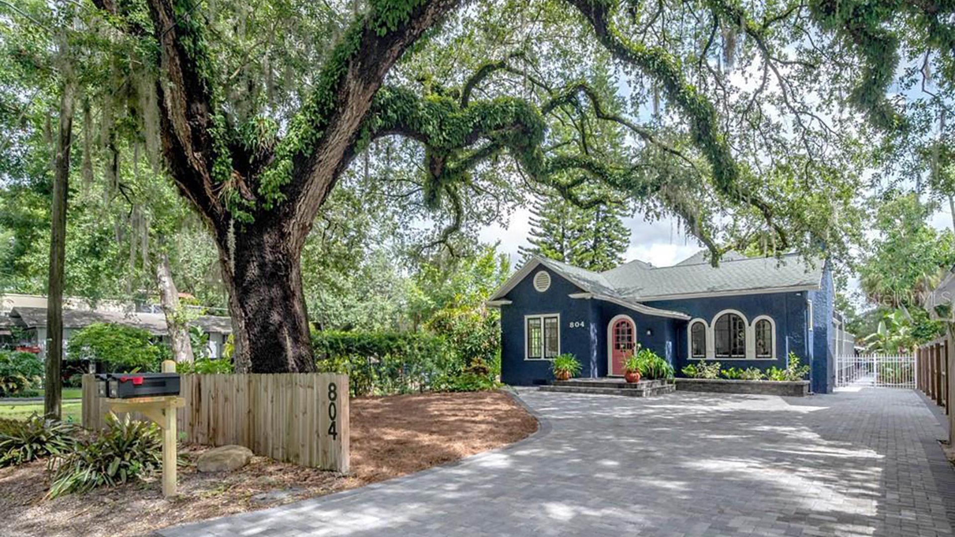 houses for sale in tampa with pools