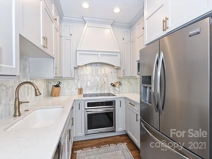 2315 Selwyn Ave Unit C kitchen