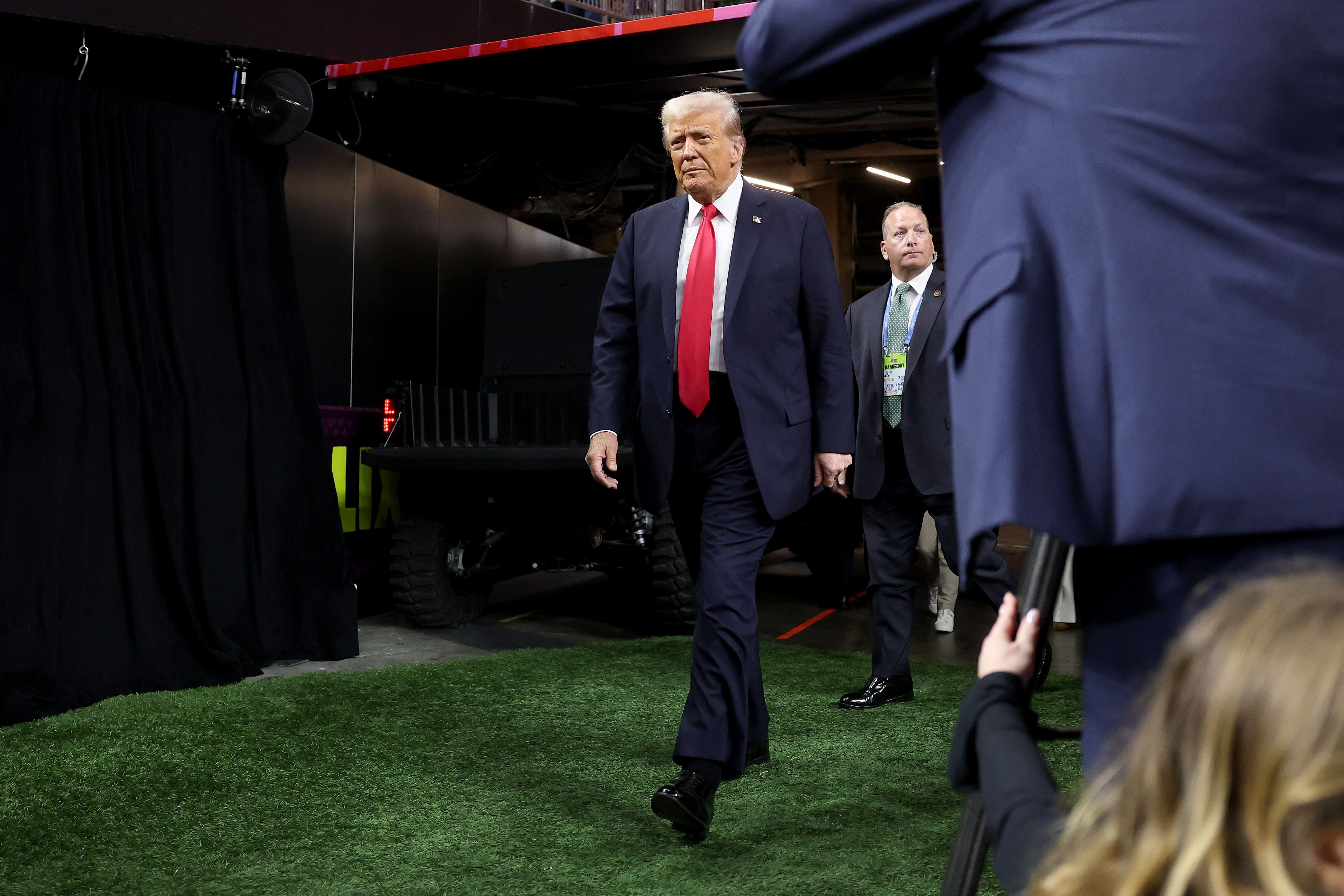 axios.com - Avery Lotz - Spectator-in-chief: Trump's history with U.S. sports