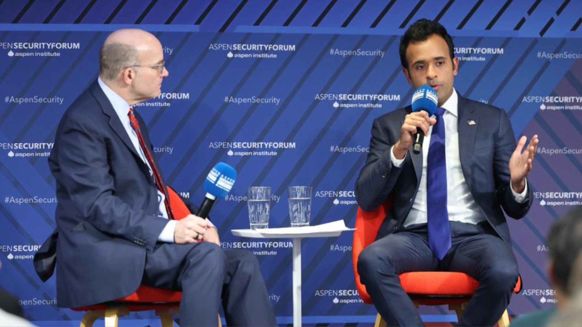 Photo of Axios' Mike Allen and Vivek Ramaswamy sitting side-by-side