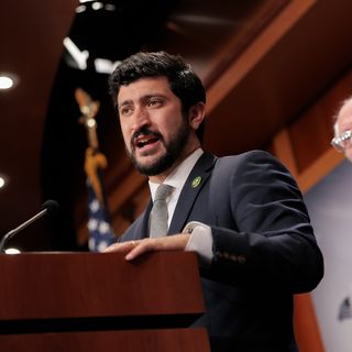 Democrats squirm over vote to shut off aid to Israel