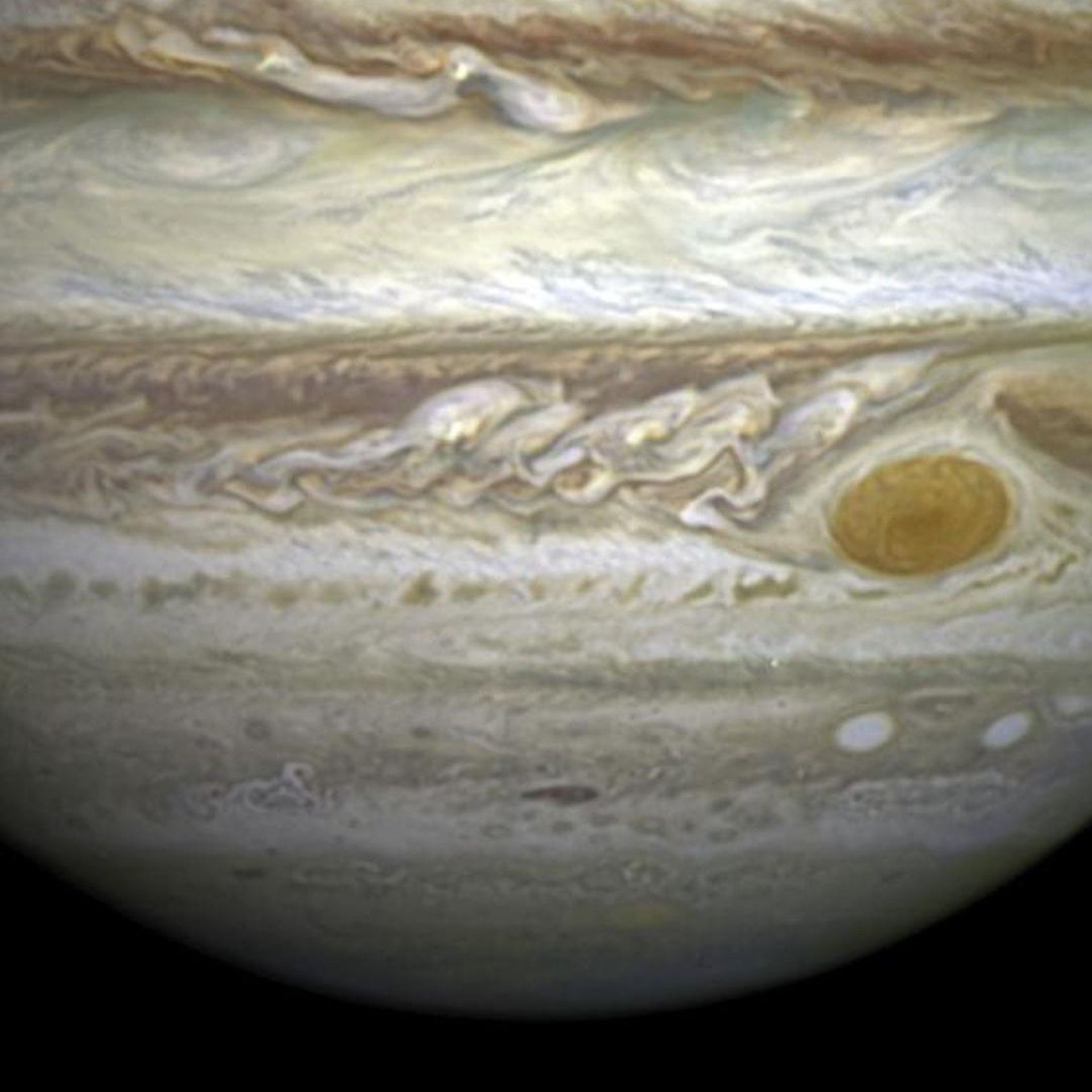 Se igennem Mathis Hæl The winds within Jupiter's Great Red Spot are gaining speed