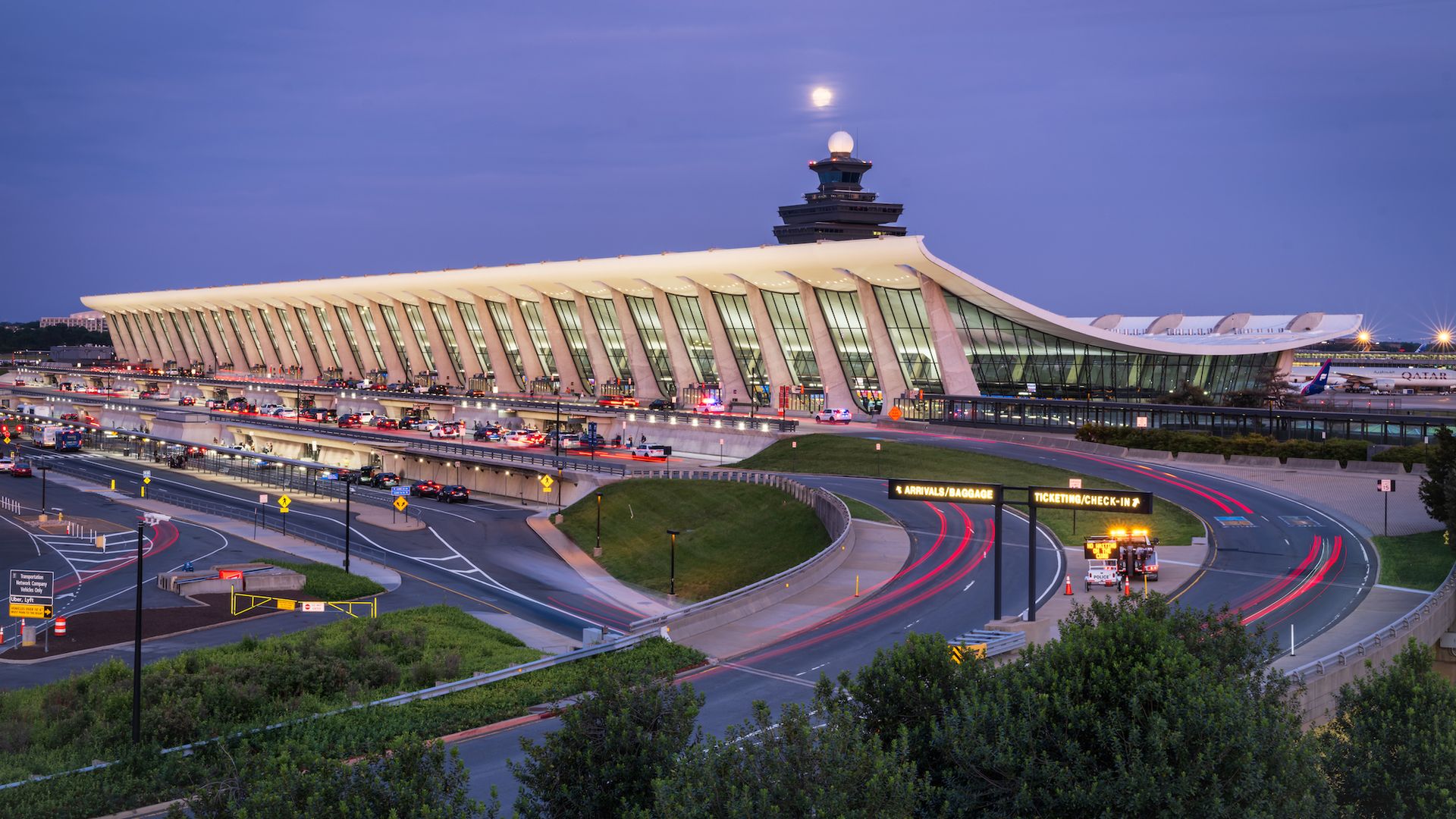 Dịch Vụ Vận Chuyển Hàng Hóa Từ Sân Bay Dulles (IAD) Đến Nội Bài (HAN)