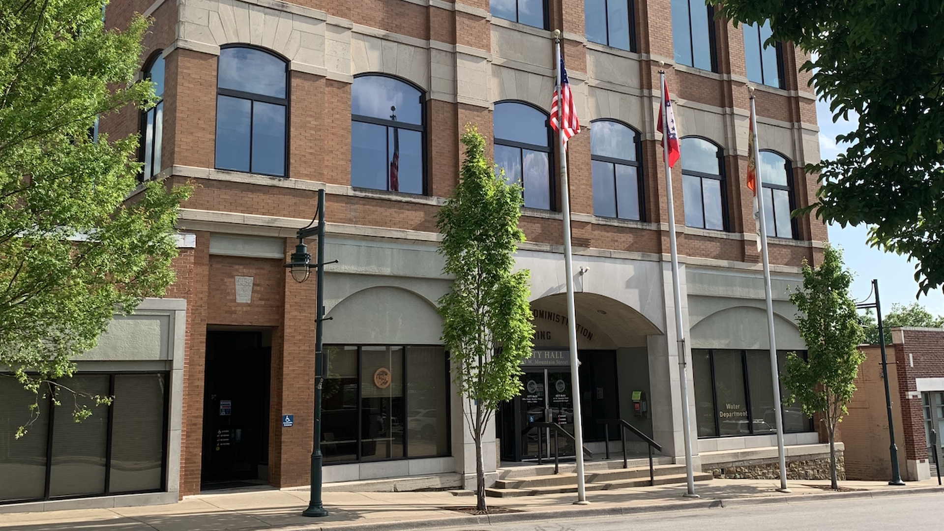 photo of fayetteville city hall