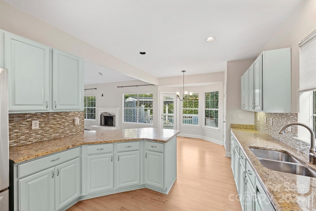 6415 Outer Bridge Ln